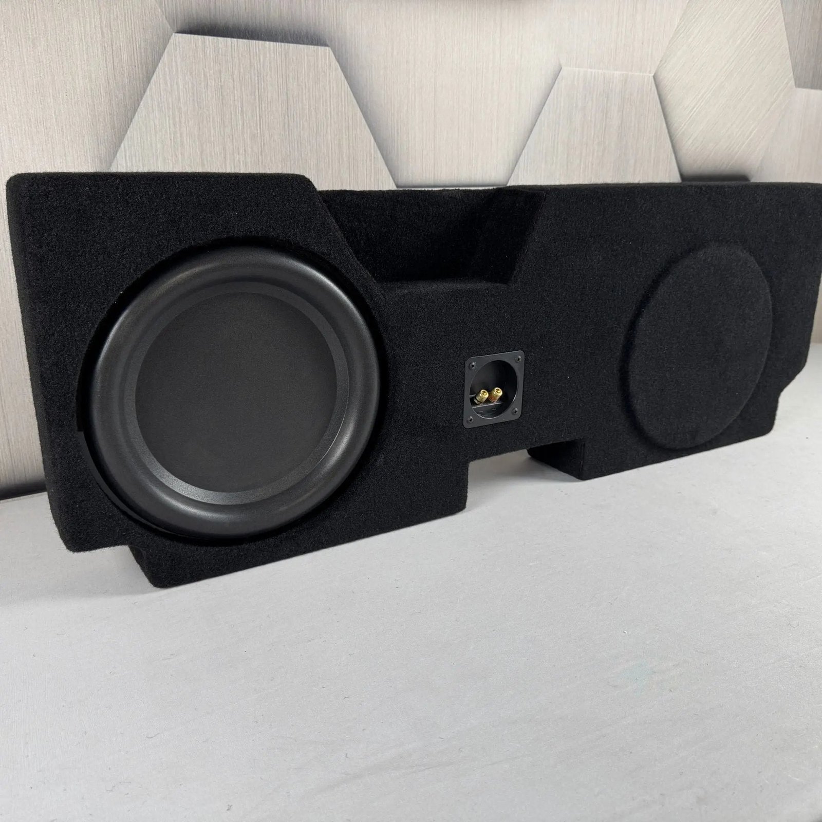 2015-2023 Ford F-150/F-250 Behind-Seat PR Single 10″ Enclosure, Loaded with JL Audio 10TW3 2015-2023 Ford F-150/F-250 Behind-Seat PR Single 10″ Enclosure, Loaded with JL Audio 10TW3