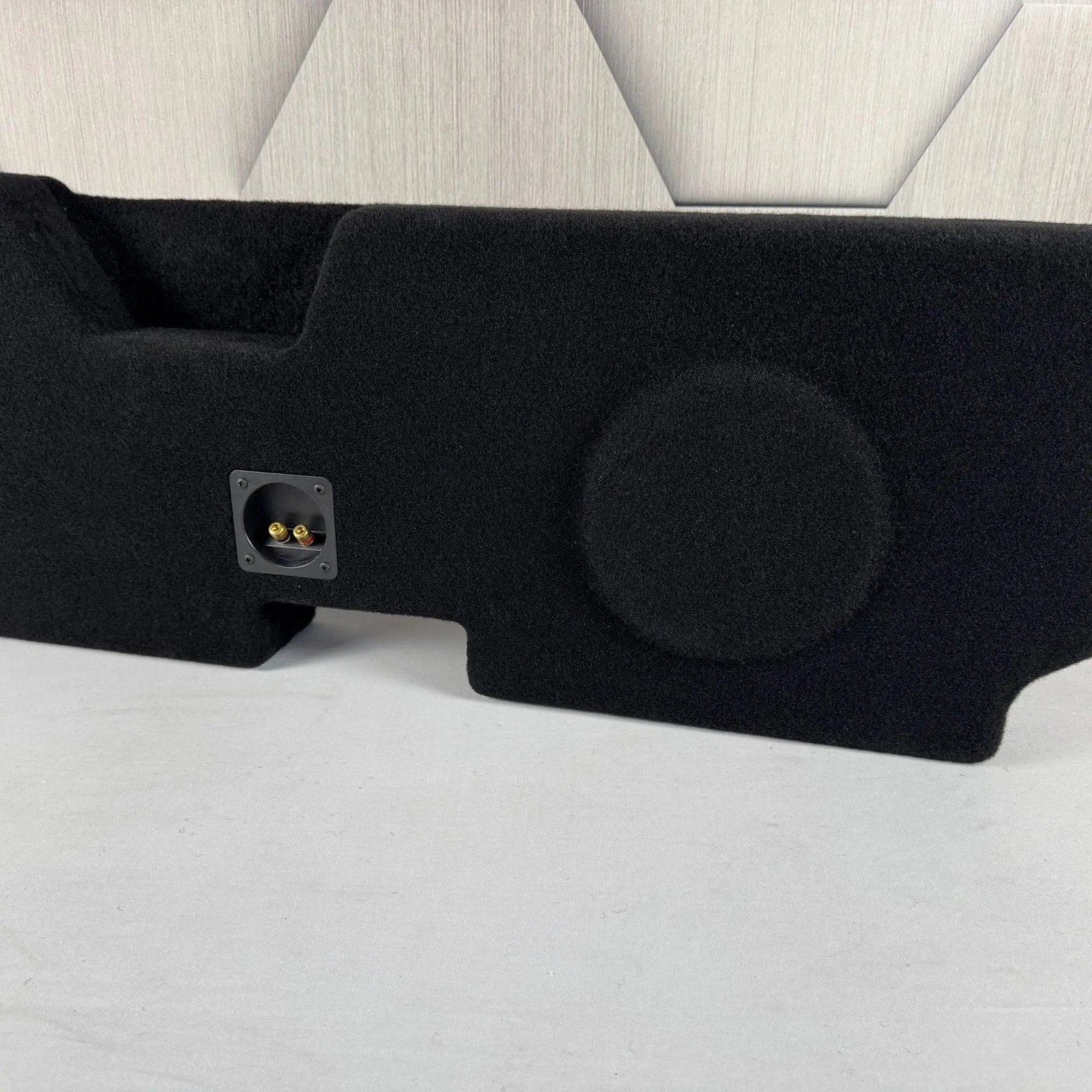 2015-2023 Ford F-150/F-250 Behind-Seat Single 10″ Enclosure, Loaded with Audiomobile Evo 2410 2015-2023 Ford F-150/F-250 Behind-Seat Single 10″ Enclosure, Loaded with Audiomobile Evo 2410