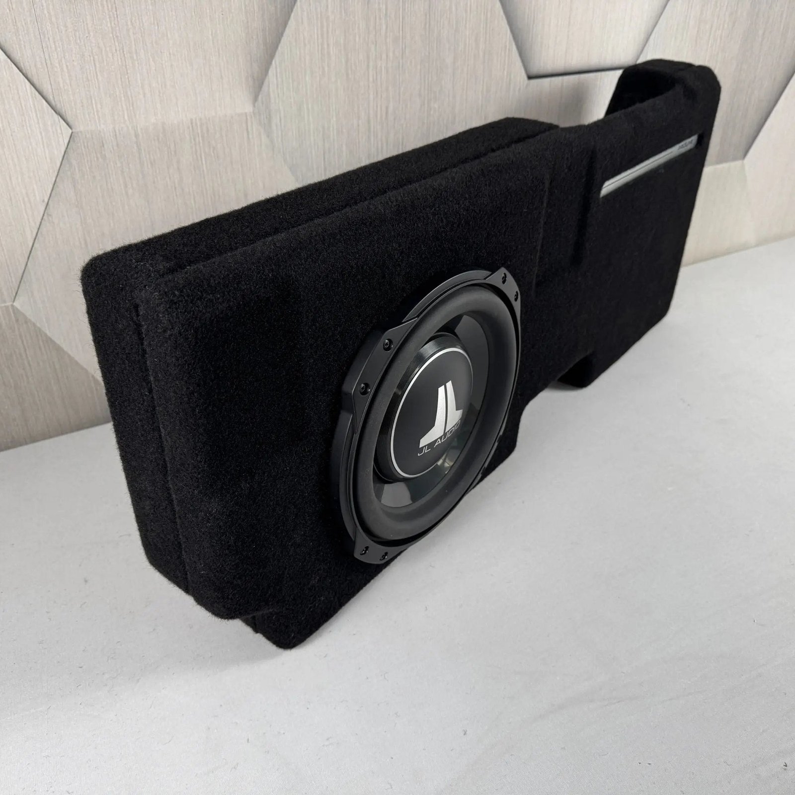 2015-2023 Ford F-150/F-250 Behind-Seat Single 10″ Enclosure, Loaded with JL Audio 10TW3 2015-2023 Ford F-150/F-250 Behind-Seat Single 10″ Enclosure, Loaded with JL Audio 10TW3