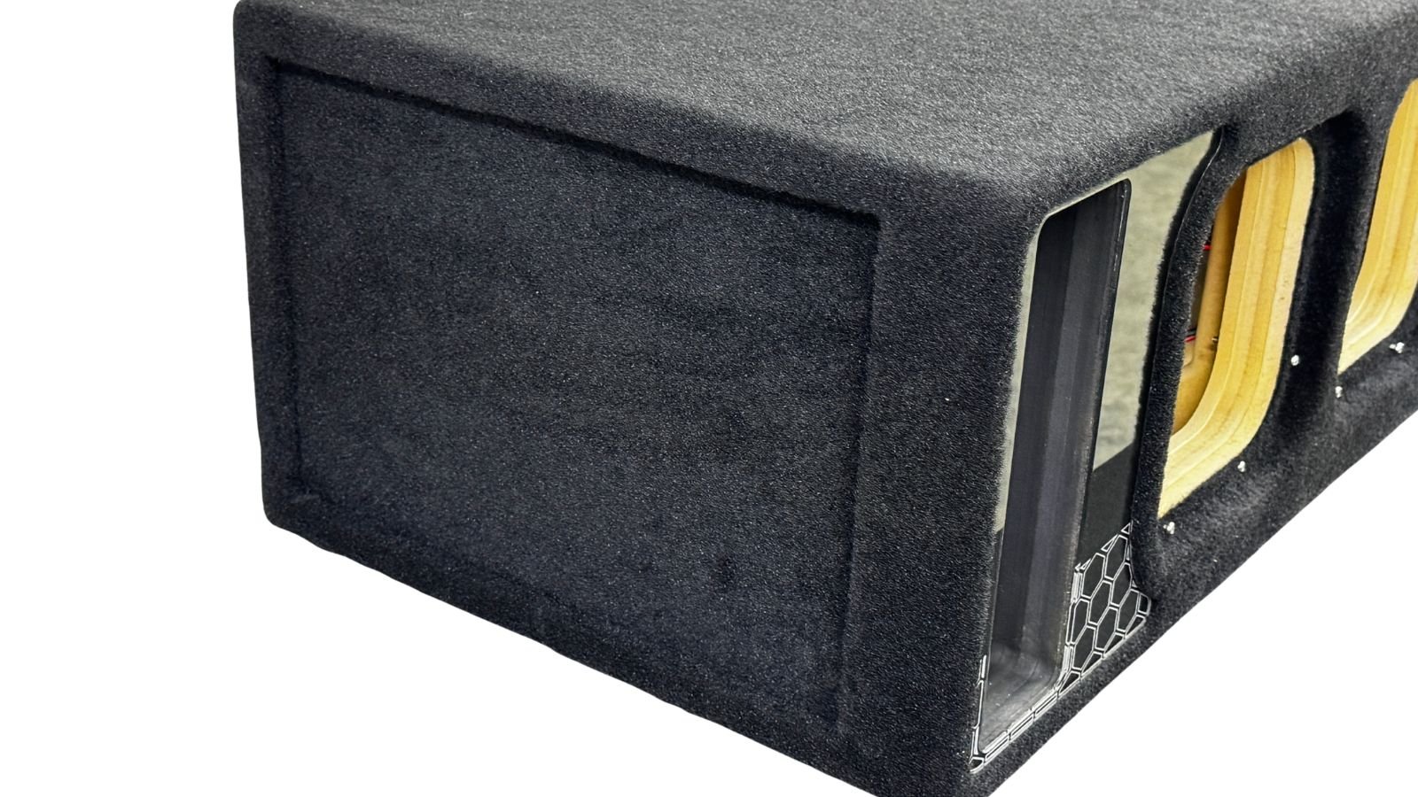 Kicker Solo-Baric L7X 10 Ported Enclosure, Dual 10″ Kicker Solo-Baric L7X 10 Ported Enclosure, Dual 10″
